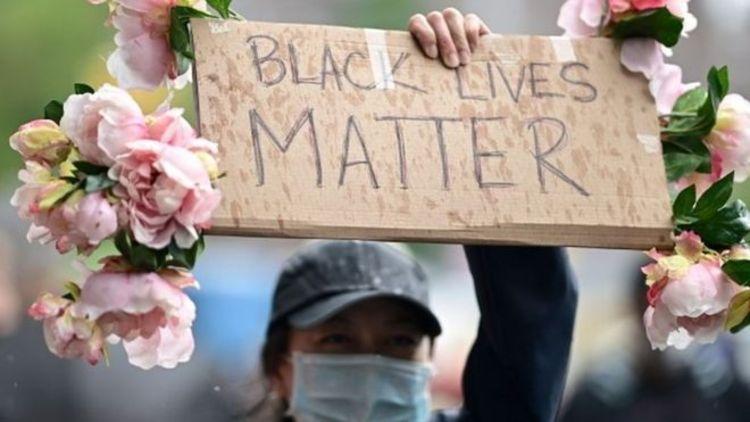4 افسر در قتل سیاه پوست آمریکایی متهم شدند