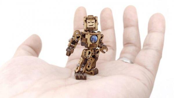 ساخت پیچیده ترین مینی ربات مفصل دار چوبی دنیا