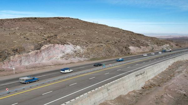 60 کیلومتر از جهت خاش ، سراوان دو بانده شده است