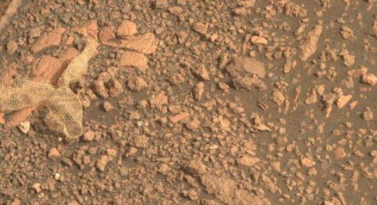پیدا شدن شی عجیب در مریخ ، رد پای بیگانگان یا دروغ ناسا؟، عکس
