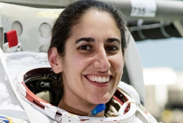 فضانورد زن ایرانی آماده صعود می گردد، عکس