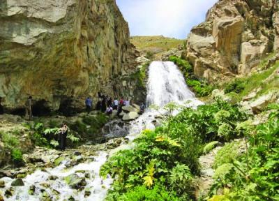 آبشارها مقصد گردشگری در روزهای گرم تابستان ، ملاقات با کبوترخان و چال مگس در شمال تهران